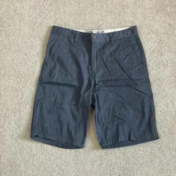 ⭐️ Grey freeworld discord relaxed shorts in size 31 - Picture 1 of 4